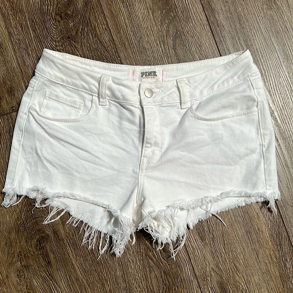 PINK - white shorts